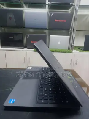 Laptop Dell Latitude 3520 8GB Intel Core i5 SSD 256GB