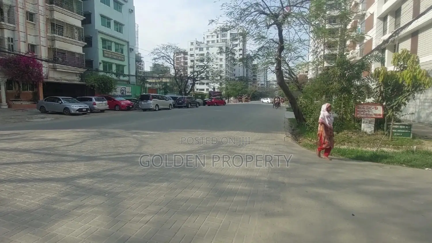 Land: 7.5 Katha South West Corner Block: K