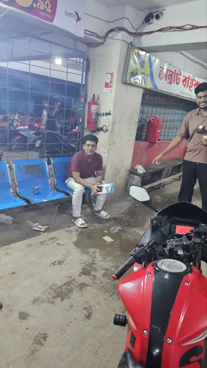 সুজুকি জিক্সার এসএফ ২০১৭ লাল