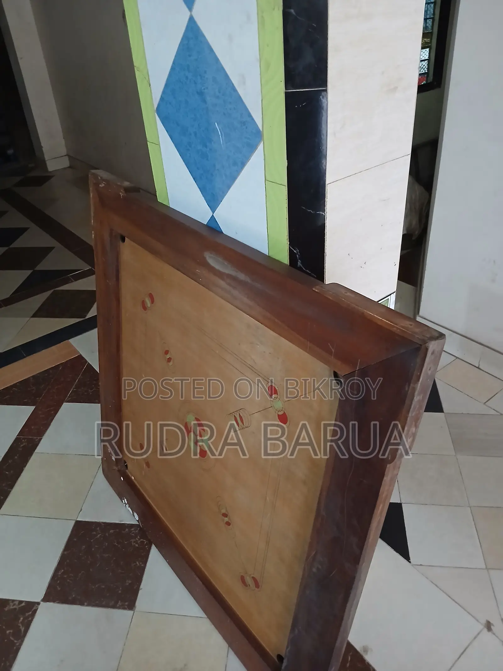 ক্যারম বোর্ড