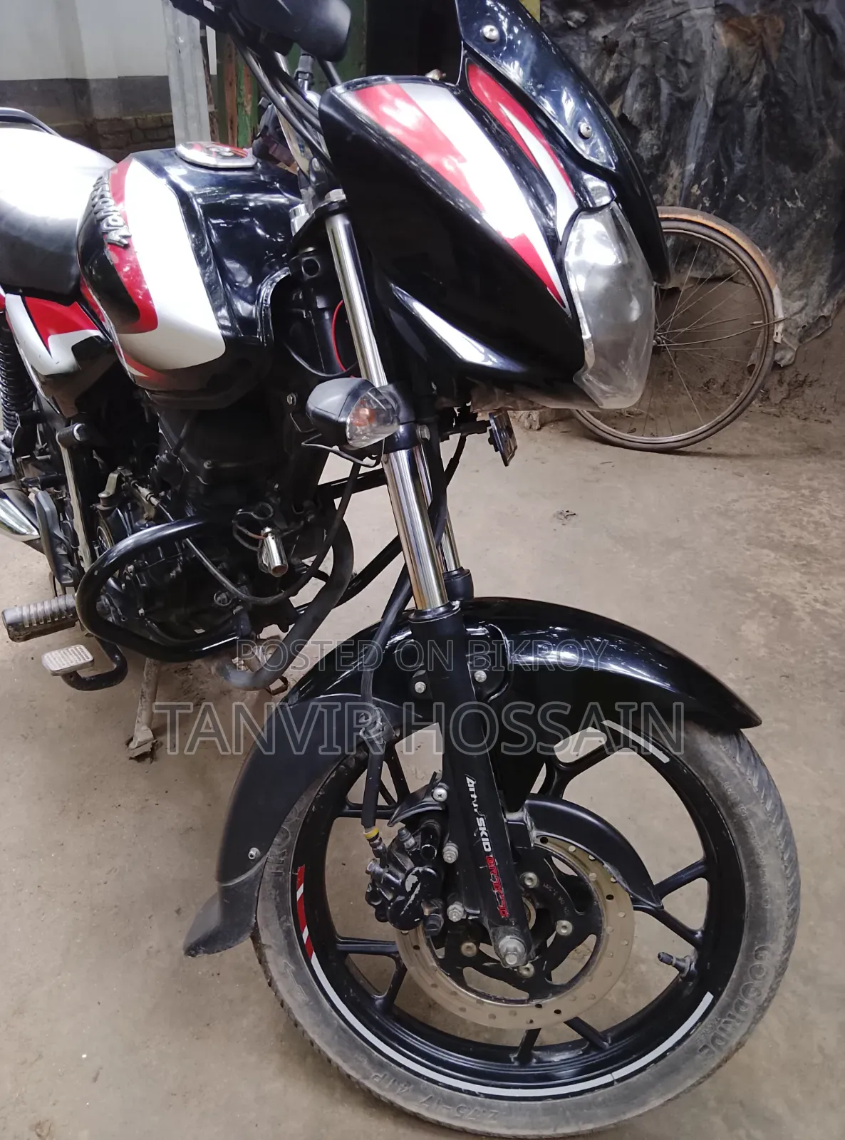 নতুন বাজাজ ডিসকভার ১১০ ২০২৩ কালো
