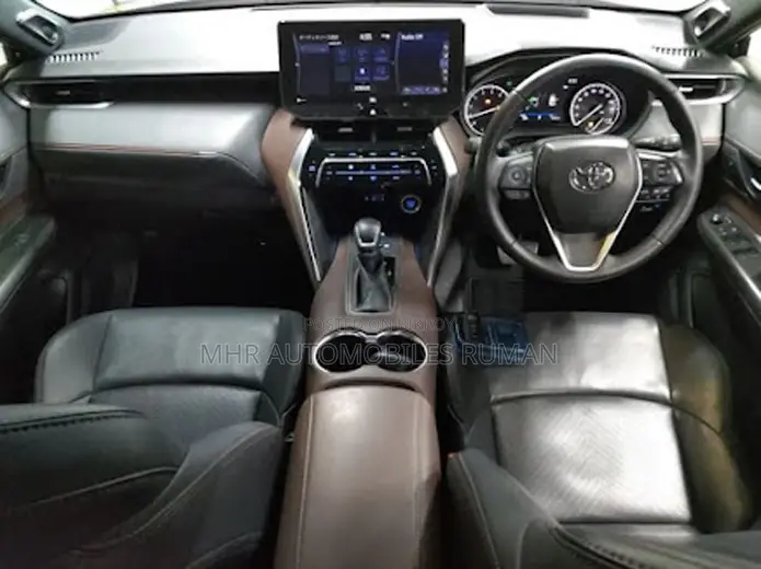 Toyota Harrier 2.0 2021 Black
