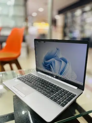 Laptop HP 240 G9 16GB AMD Ryzen 5 SSD 512GB