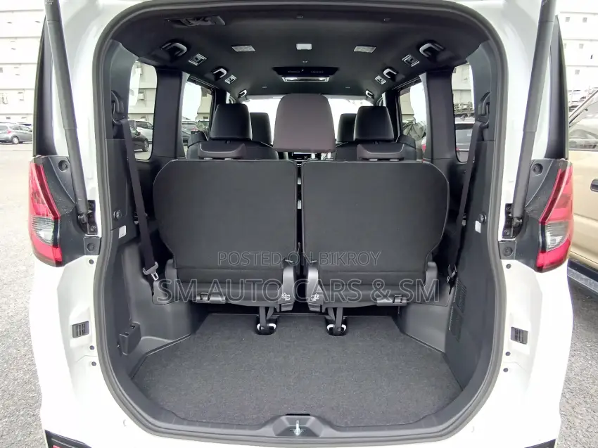 New Toyota Noah Hybrid S-Z 2WD 7-Seater 2026 Pearl
