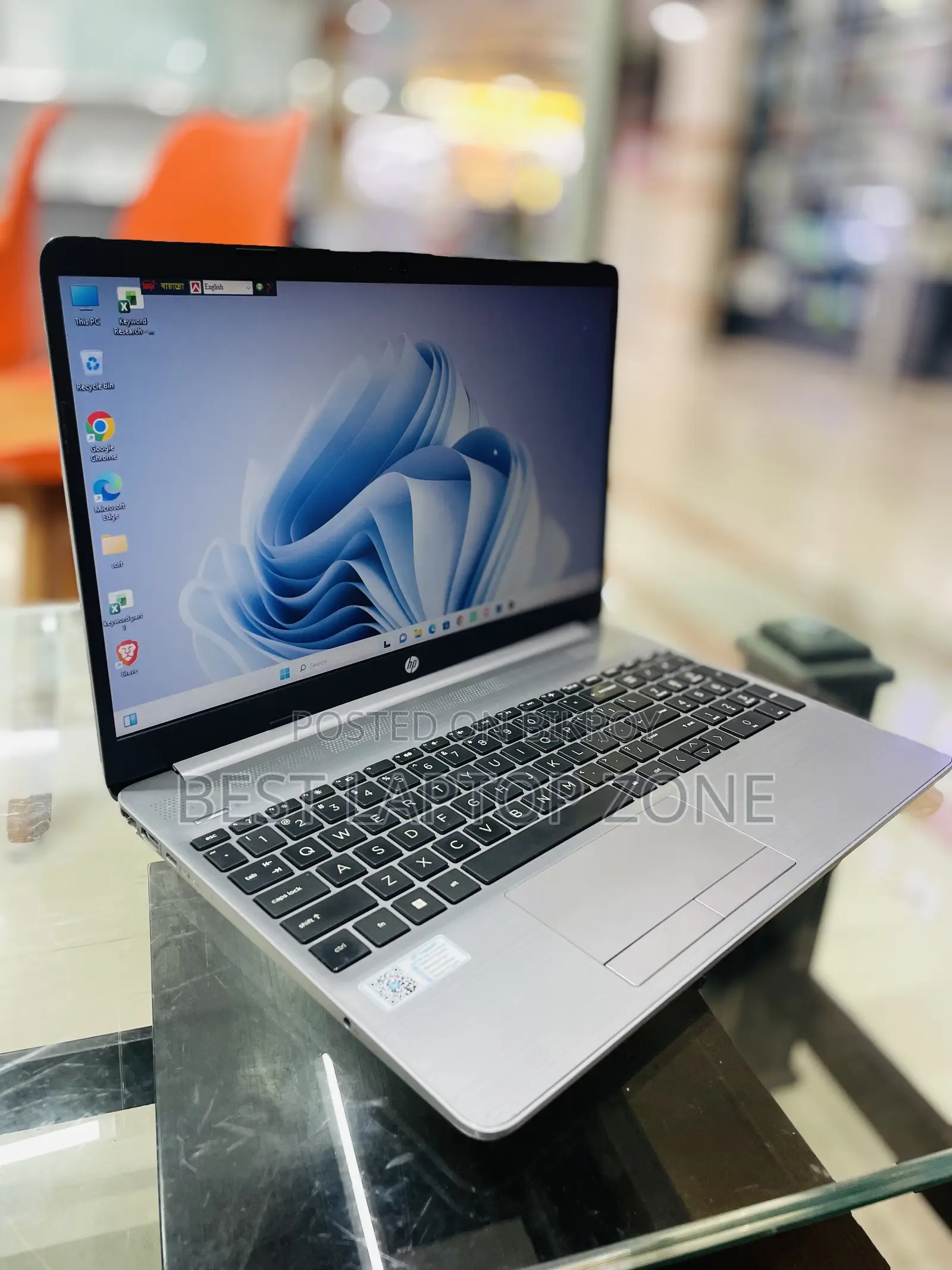 Laptop HP 240 G9 16GB AMD Ryzen 5 SSD 512GB