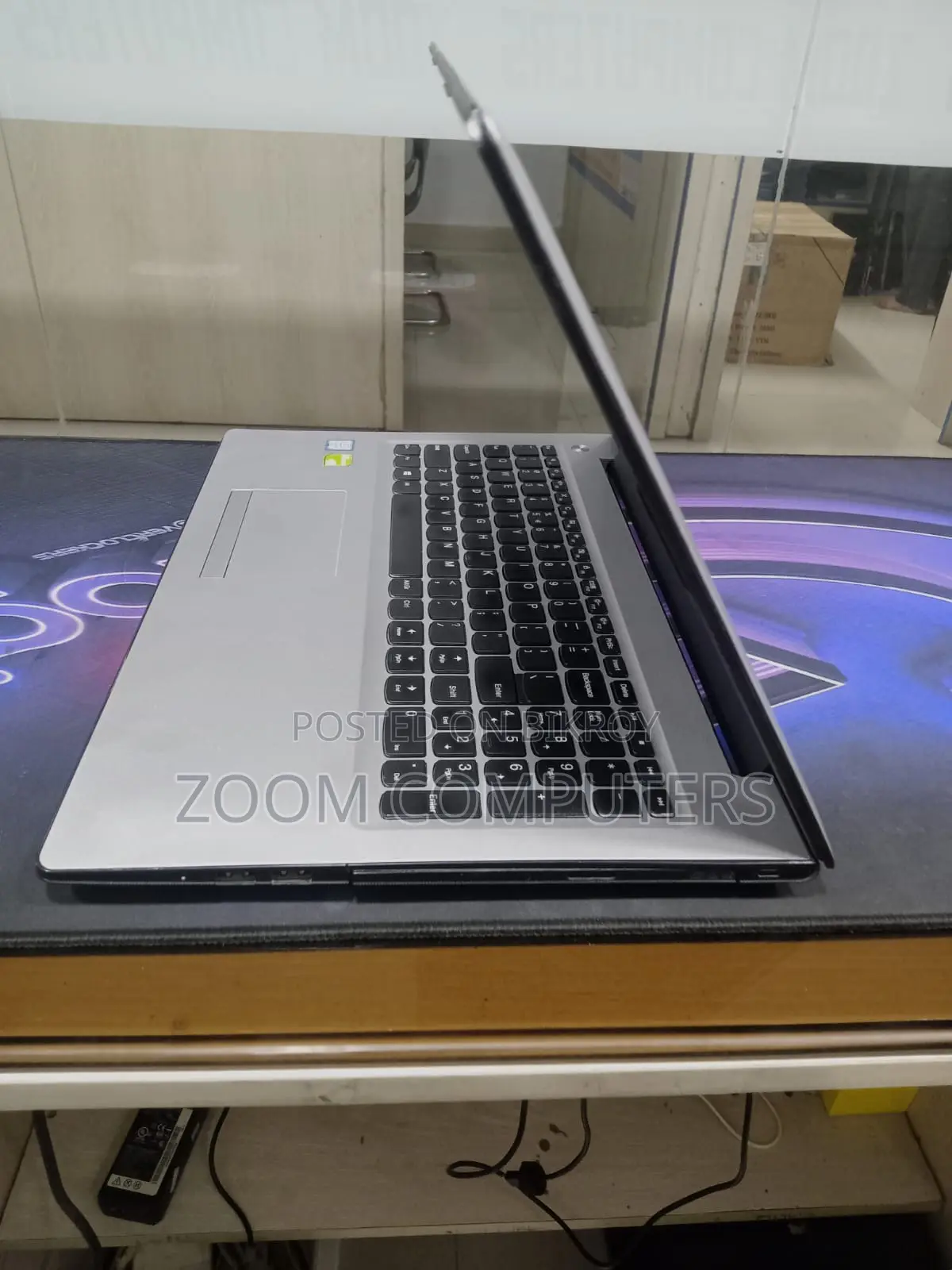 Laptop Lenovo IdeaPad 320 4GB Intel Core i5 SSD 128GB