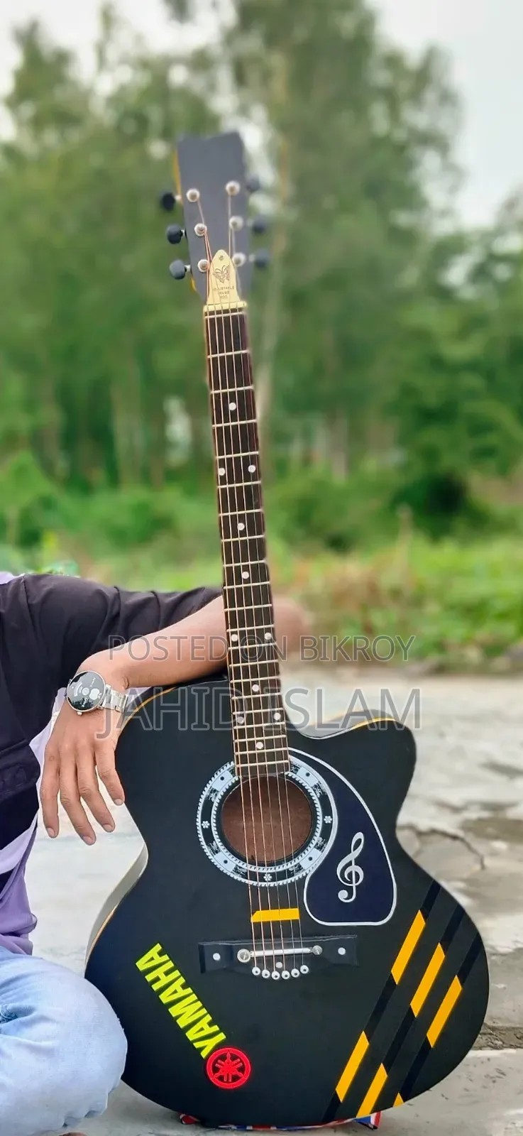 Black Guitar