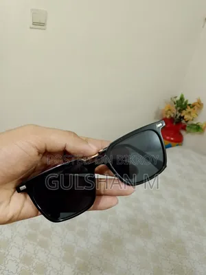 কালো সানগ্লাস