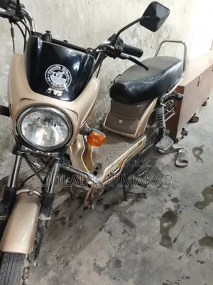 TVS XL 100 Comfort 2025 Gold