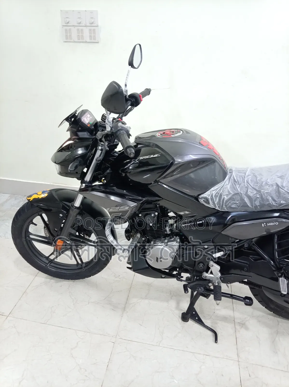 হিরো এক্সট্রিম ১২৫আর ২০২৫ ব্ল্যাক
