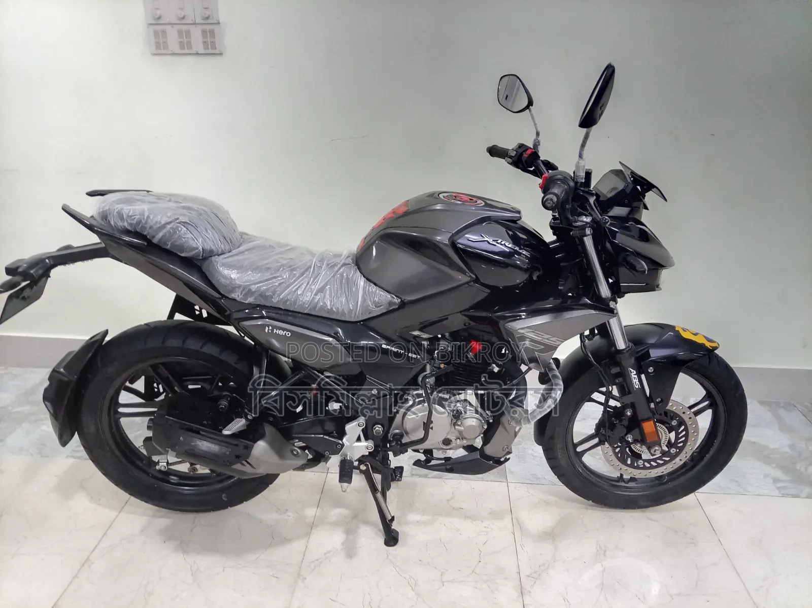 হিরো এক্সট্রিম ১২৫আর ২০২৫ ব্ল্যাক