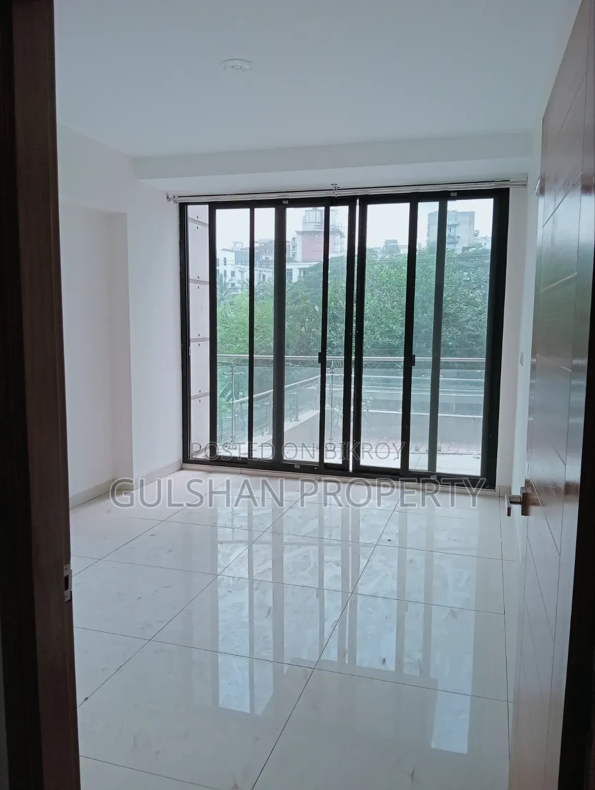 4-Bedroom Apartment in Gulshan 2 for rent