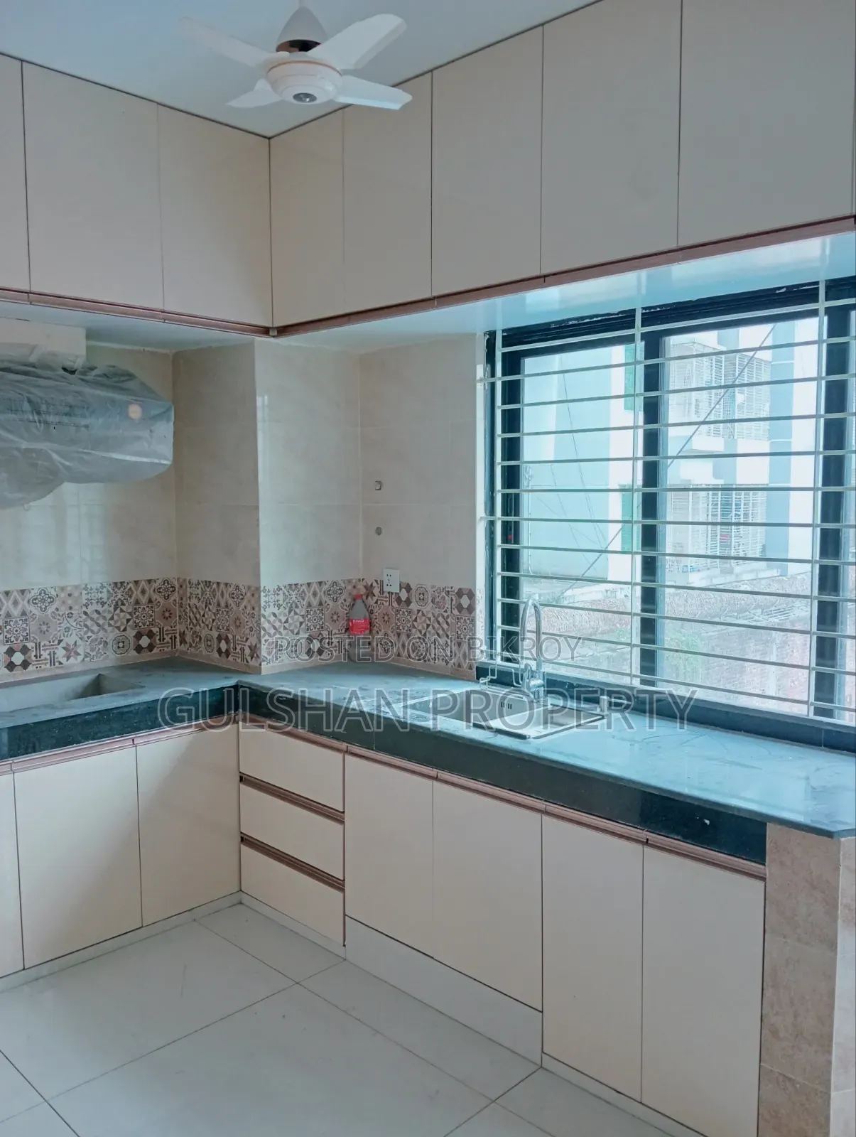 4-Bedroom Apartment in Gulshan 2 for rent