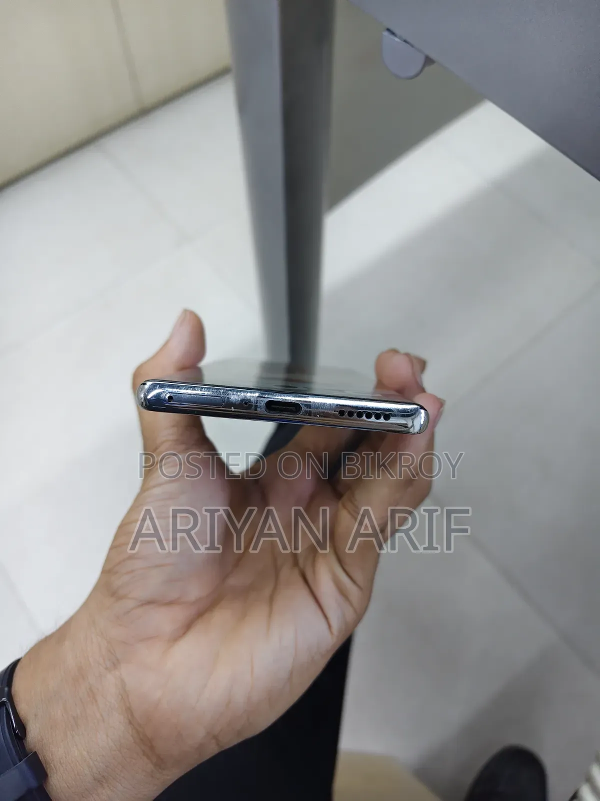 টেকনো স্পার্ক ২০ প্রো প্লাস ২৫৬ জিবি হোয়াইট