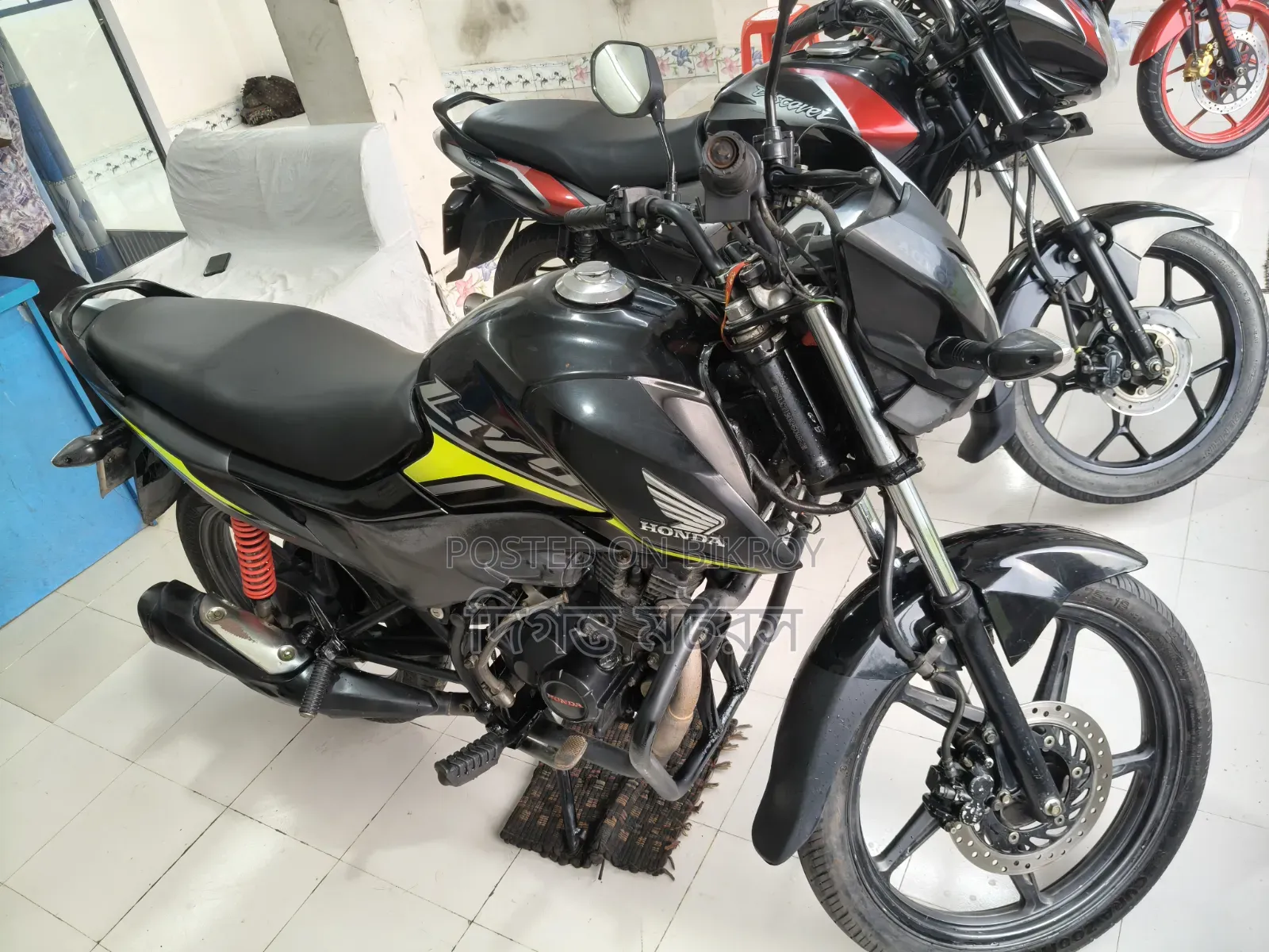 হোন্ডা লিভো ২০১৯ কালো