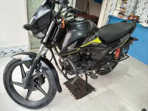 হোন্ডা লিভো ২০১৯ কালো