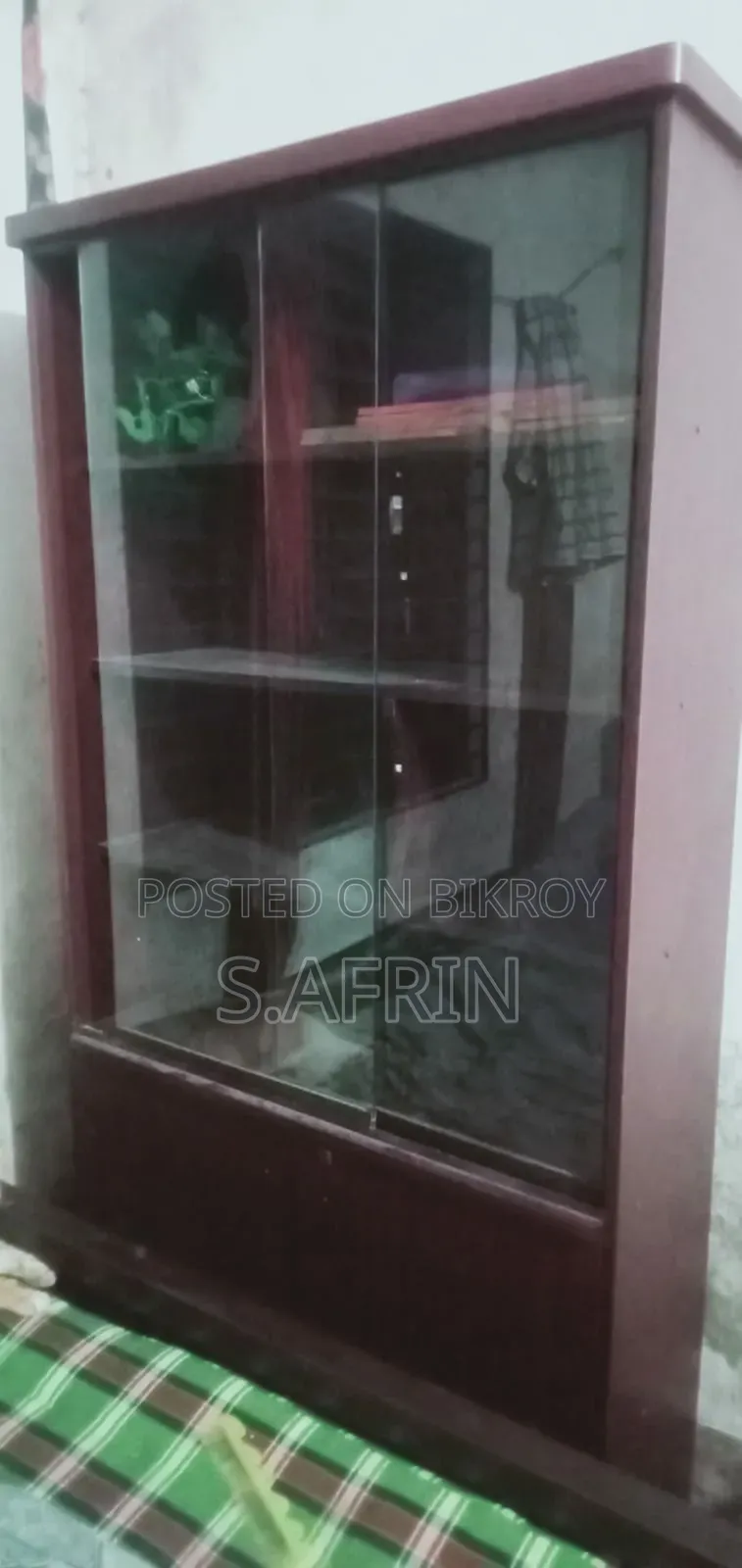 Showcase With Cabinet