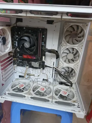 Desktop Computer MSI model 16GB AMD Ryzen 7 SSD 512GB