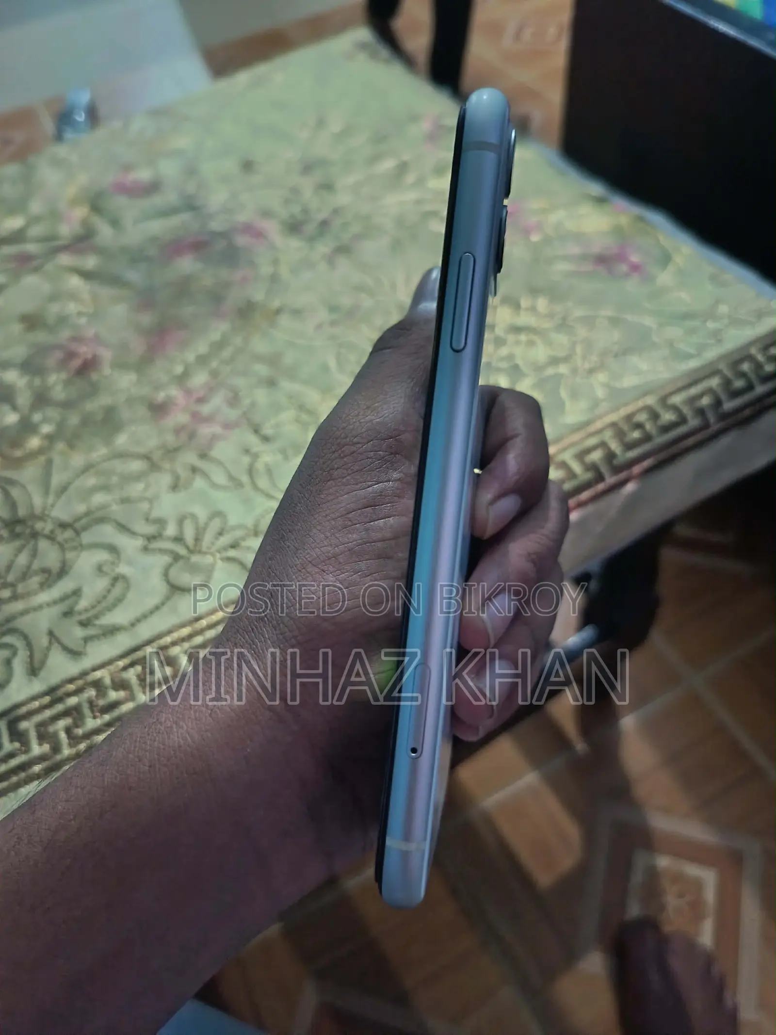 অ্যাপল আইফোন ১১ ৬৪ জিবি সাদা