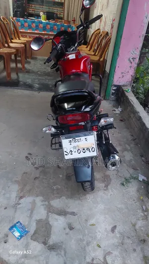 হিরো গ্ল্যামার ২০১৮ রেড