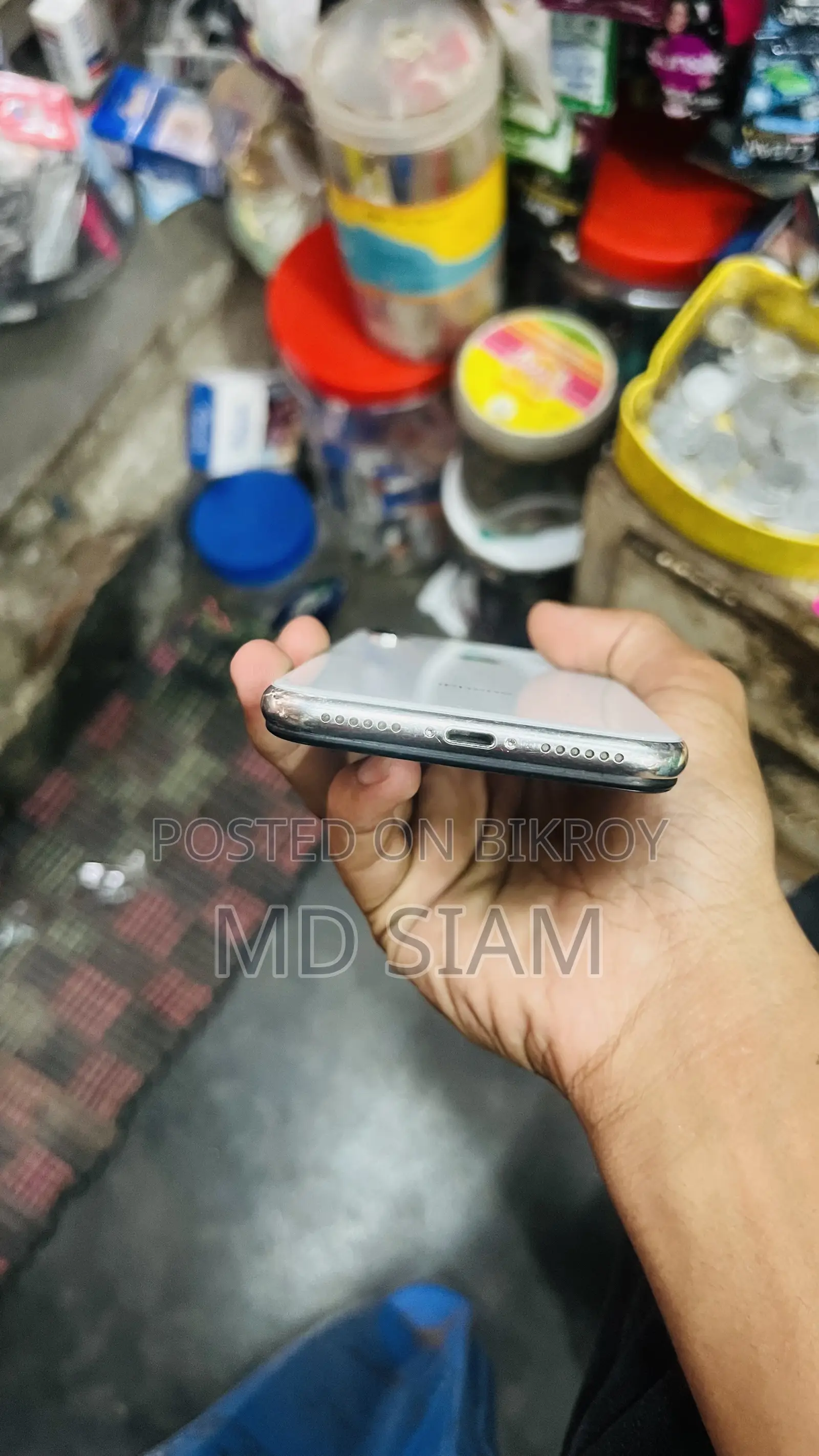 Apple iPhone X 64 GB White