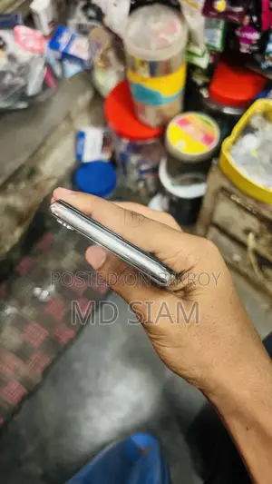 Apple iPhone X 64 GB White