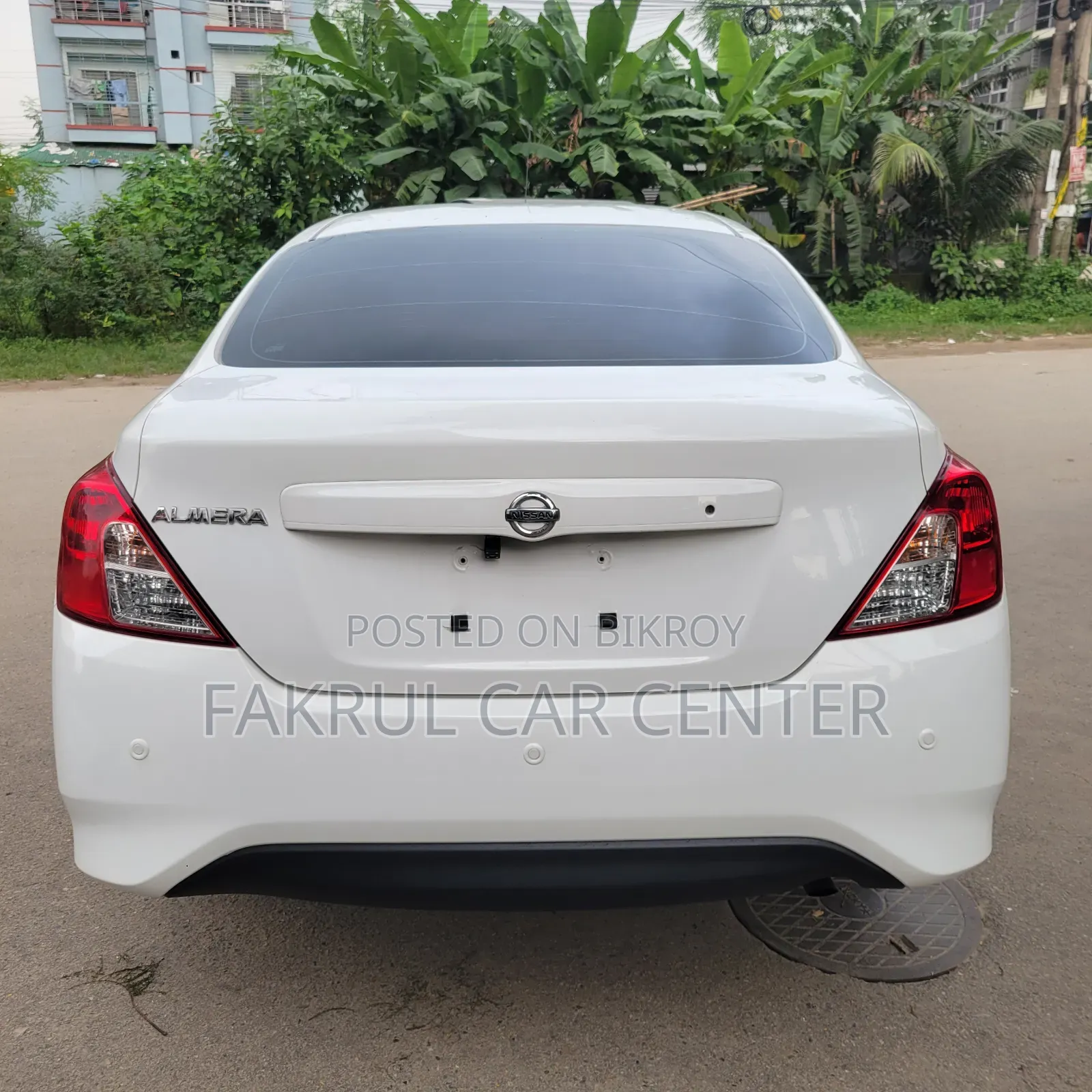নিসান আলমেরা ২০১৫ সাদা