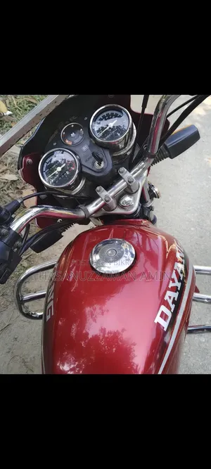 রানার বুলেট ১০০ ২০১৪ লাল