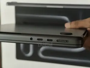 New Laptop Apple MacBook Pro 2024 M4 16GB Apple M4 SSD 512GB