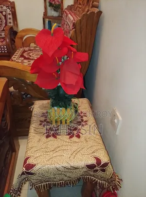 ভালো মানের কাঠের সোফা বিক্রি করা হবে।