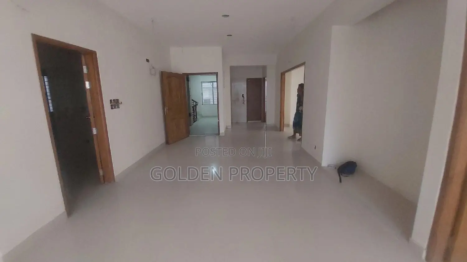 3bdrm Apartment in 1500 Sft Used Flat, Basundhara for sale