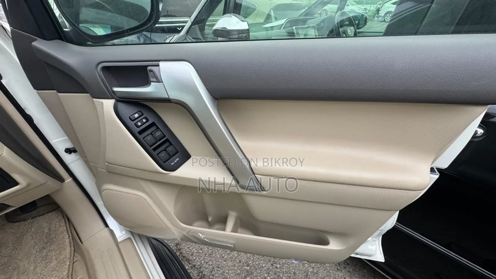 Toyota Land Cruiser Prado 2022 Pearl