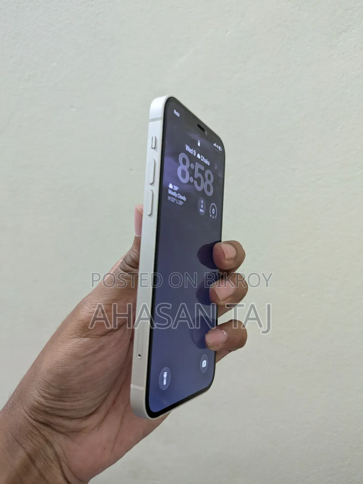 অ্যাপল আইফোন ১২ ৬৪ জিবি সাদা
