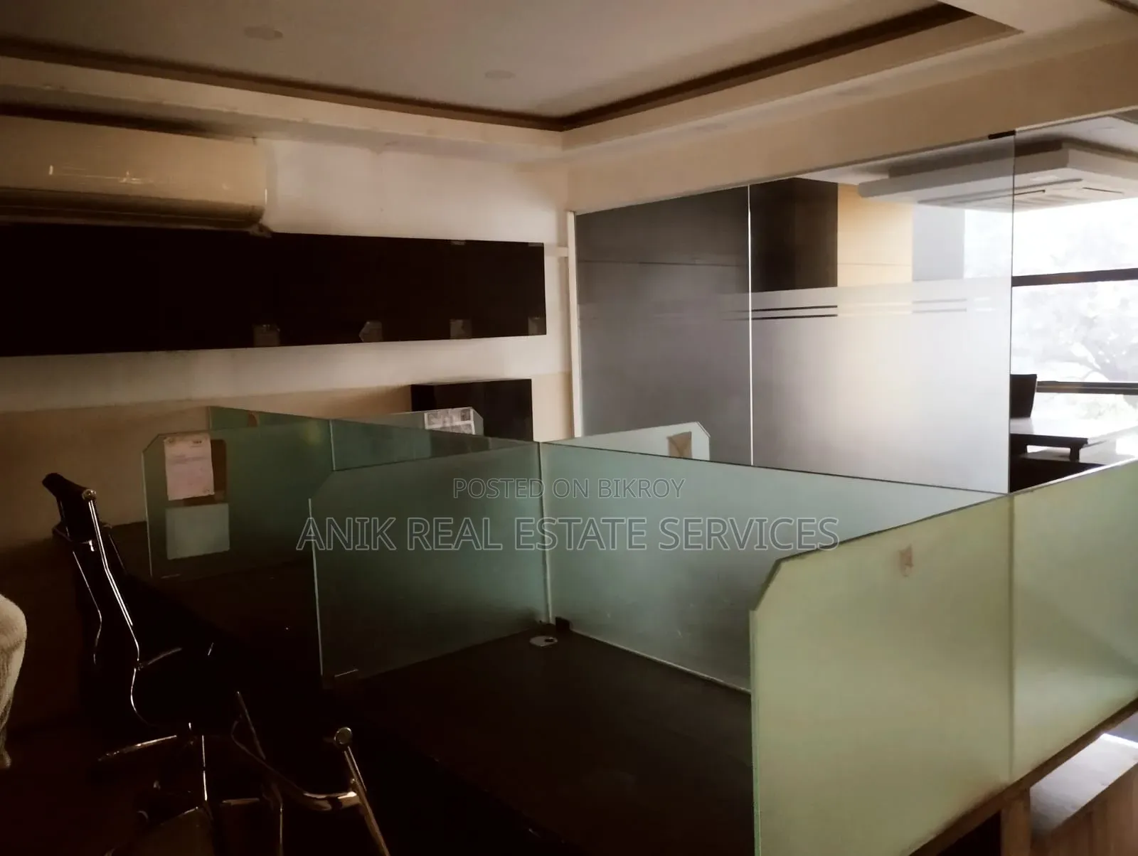 Commercial 2400 SQ FT Office Space For Rent in Banani