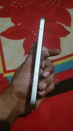 অনার ৬০০ ২৫৬ জিবি সাদা