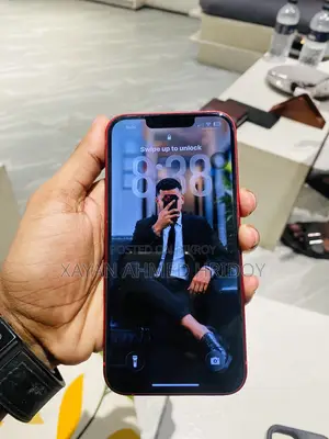 Apple iPhone 13 128 GB Red