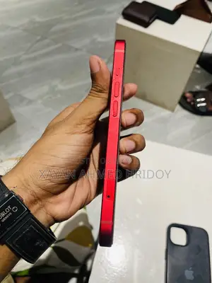 Apple iPhone 13 128 GB Red