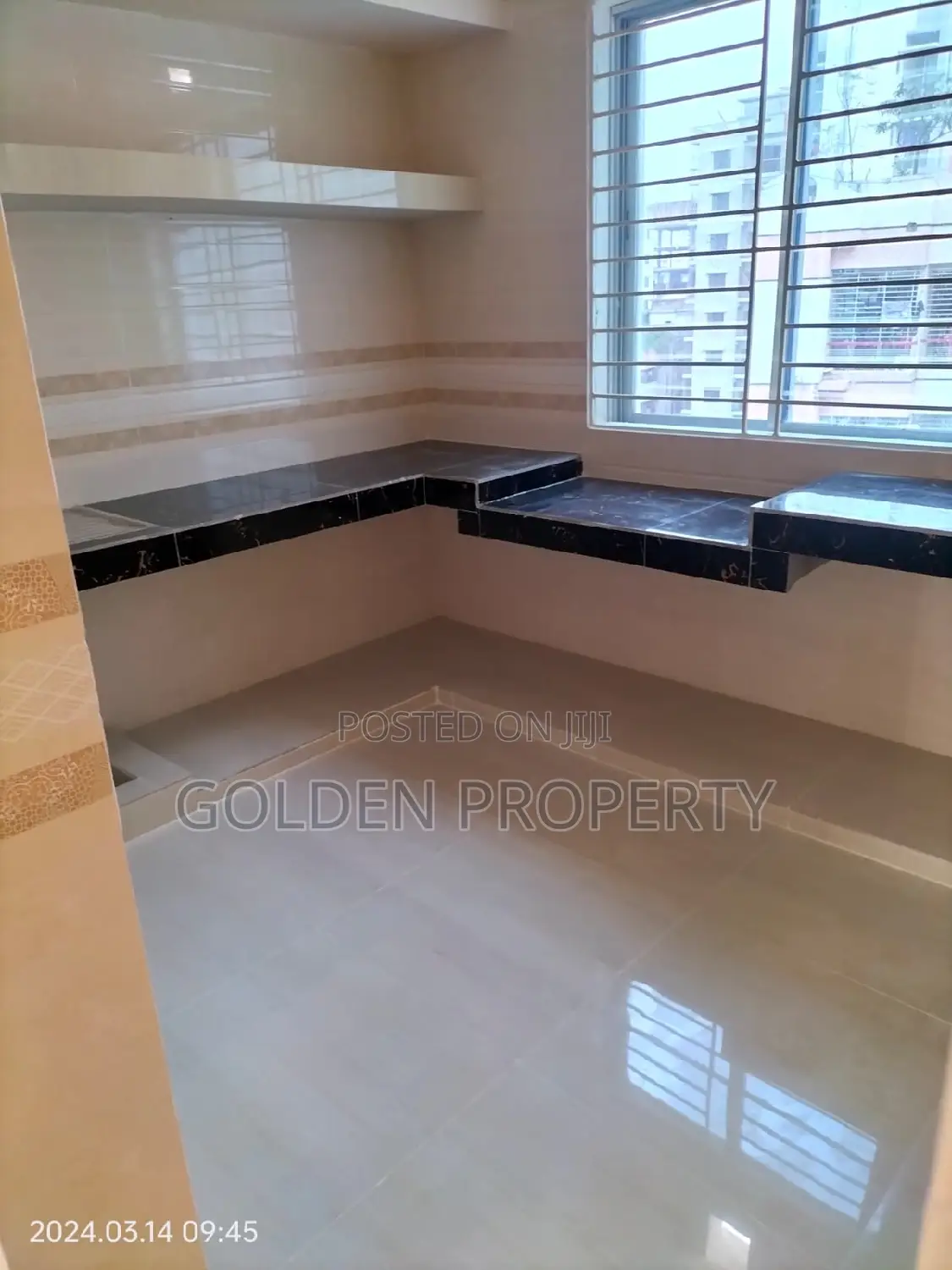 4bdrm Apartment in বসুন্ধরায় ১৮১২, Basundhara for sale