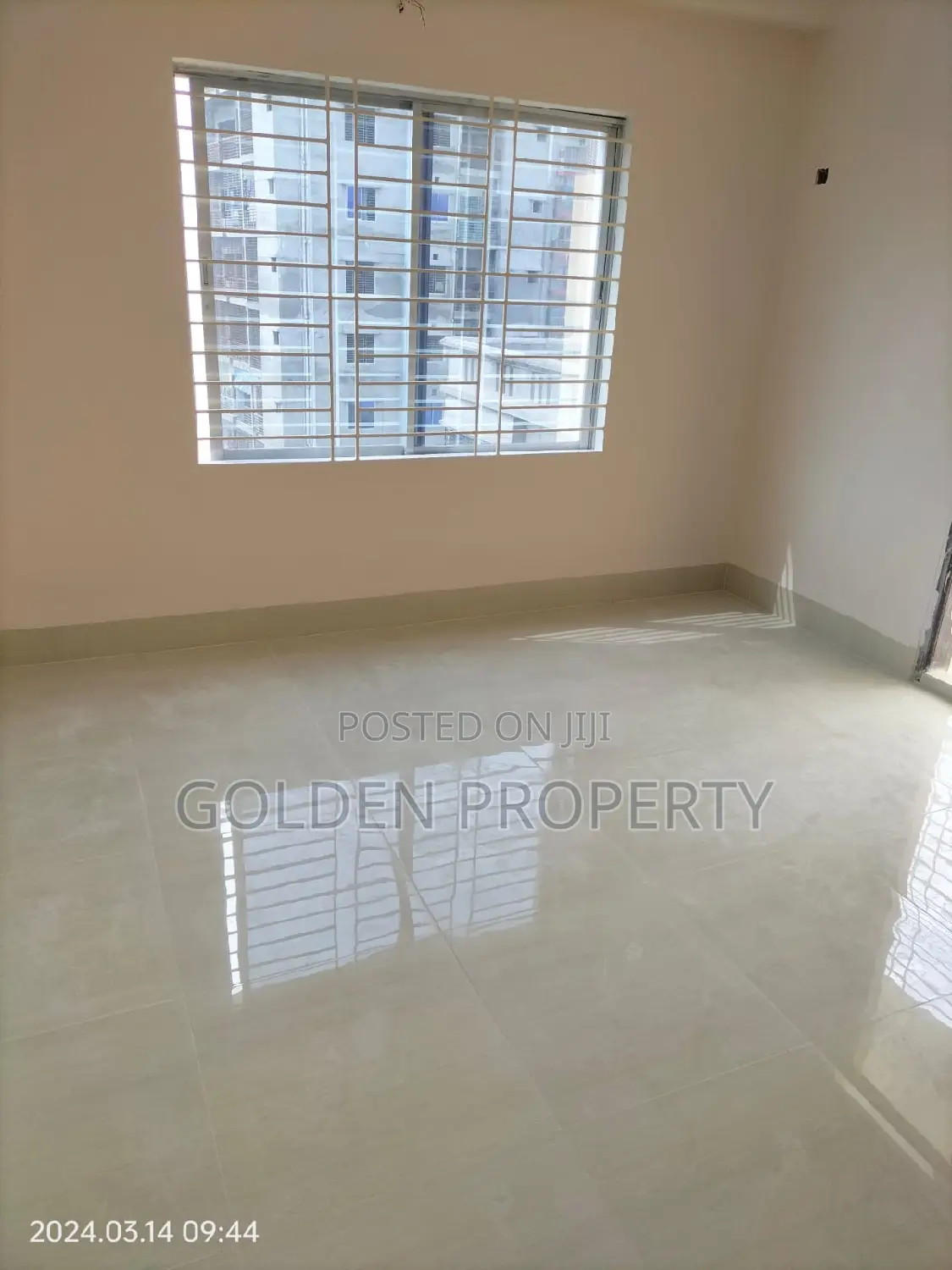 4bdrm Apartment in বসুন্ধরায় ১৮১২, Basundhara for sale