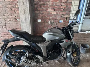 Suzuki 2021 Silver