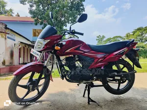 সুজুকি হায়াতে ইপি ২০২২ লাল