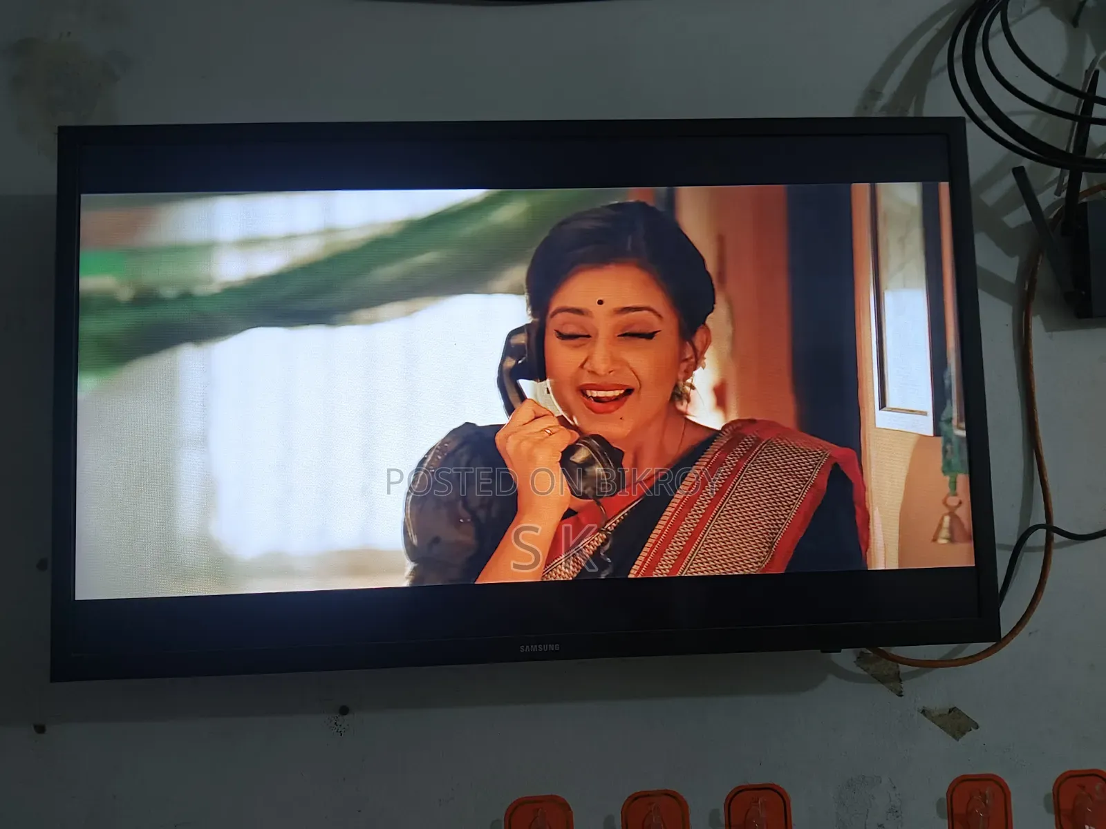 স্যামসাং ৩২" স্মার্ট টিভি