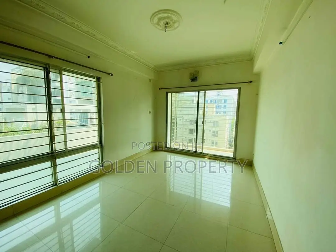 3bdrm Apartment in Basundhara for sale