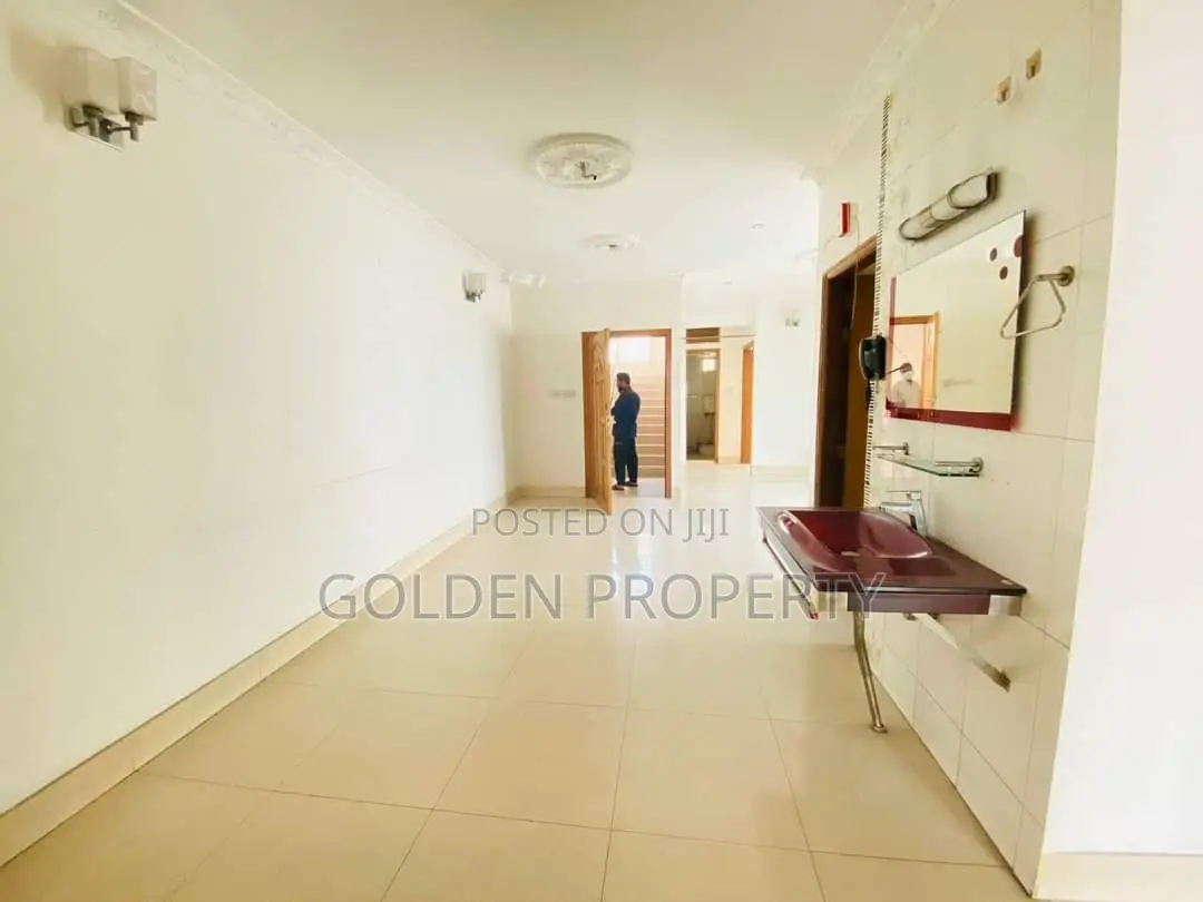 3bdrm Apartment in Basundhara for sale