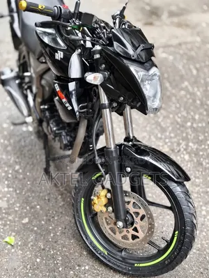 সুজুকি জিক্সার ২০২৩ ব্ল্যাক