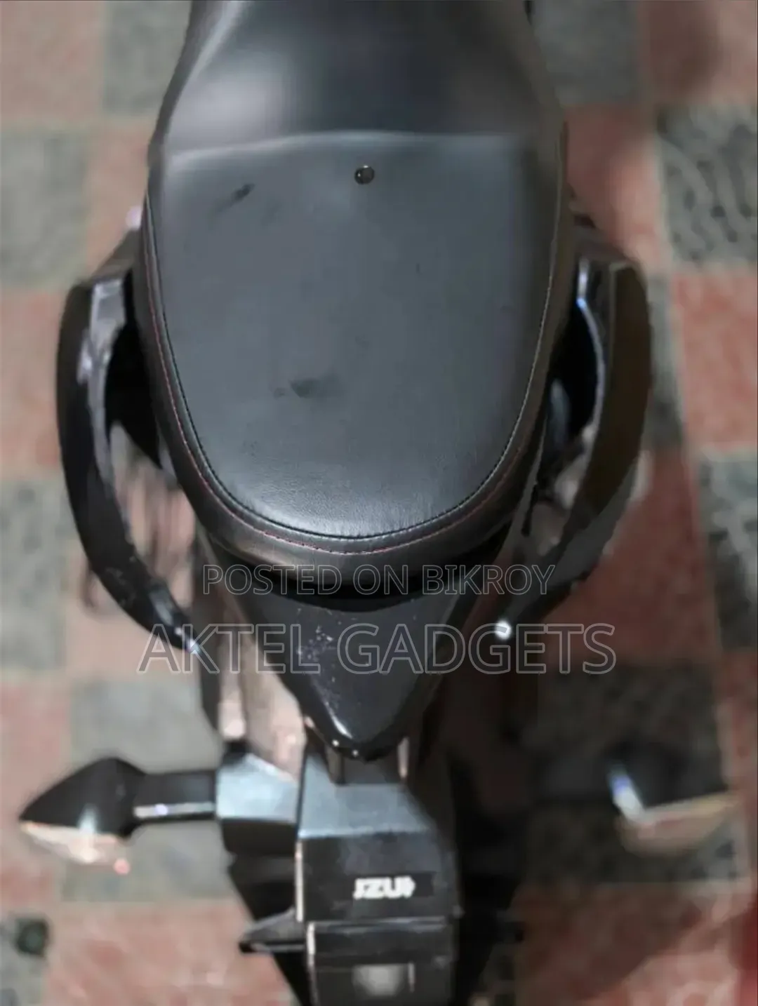 সুজুকি জিক্সার ২০২৩ ব্ল্যাক
