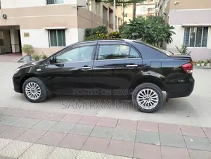 টয়োটা অ্যাক্সিও ২০০৯ ব্ল্যাক
