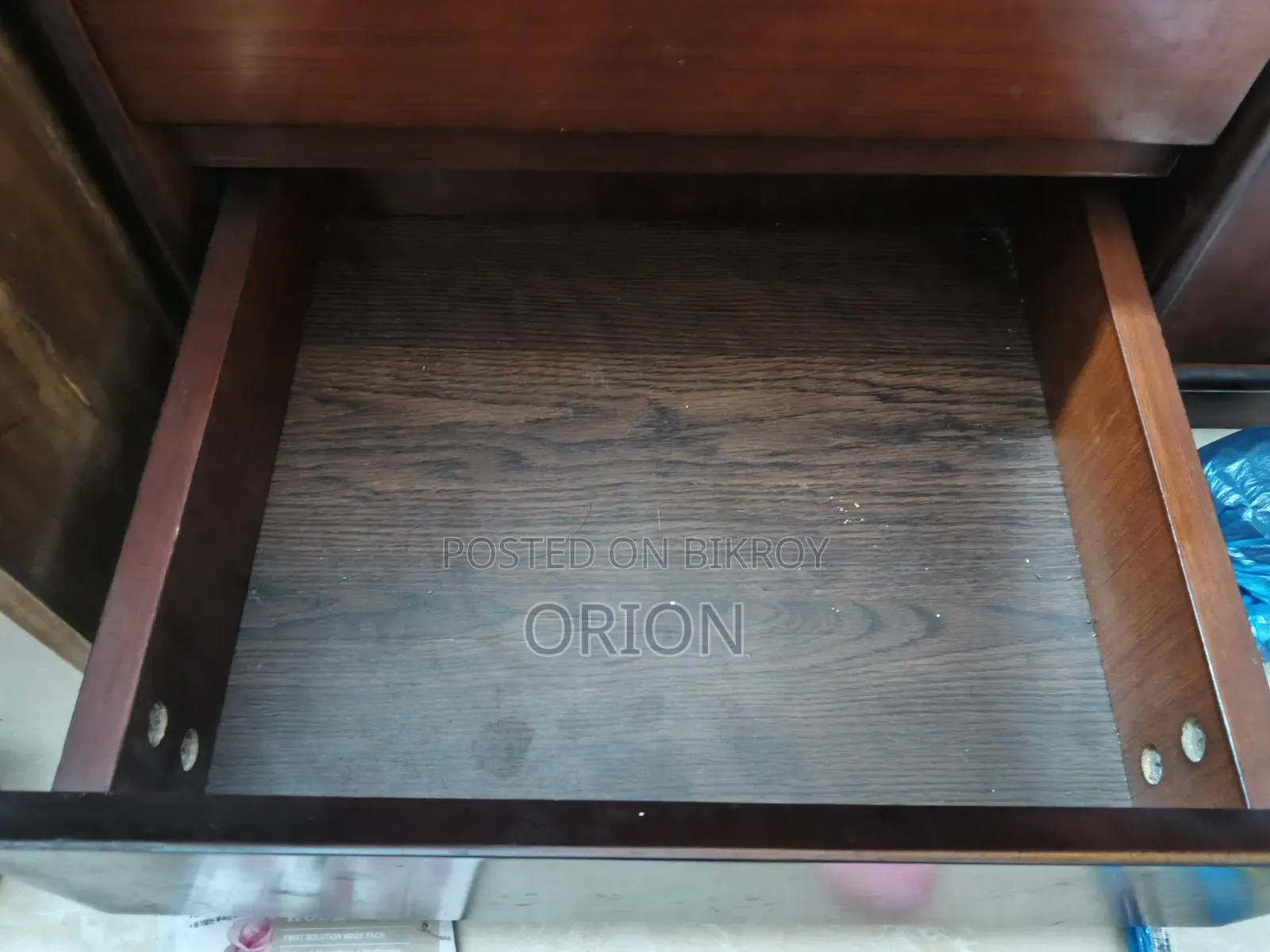 Regal Dressing Table