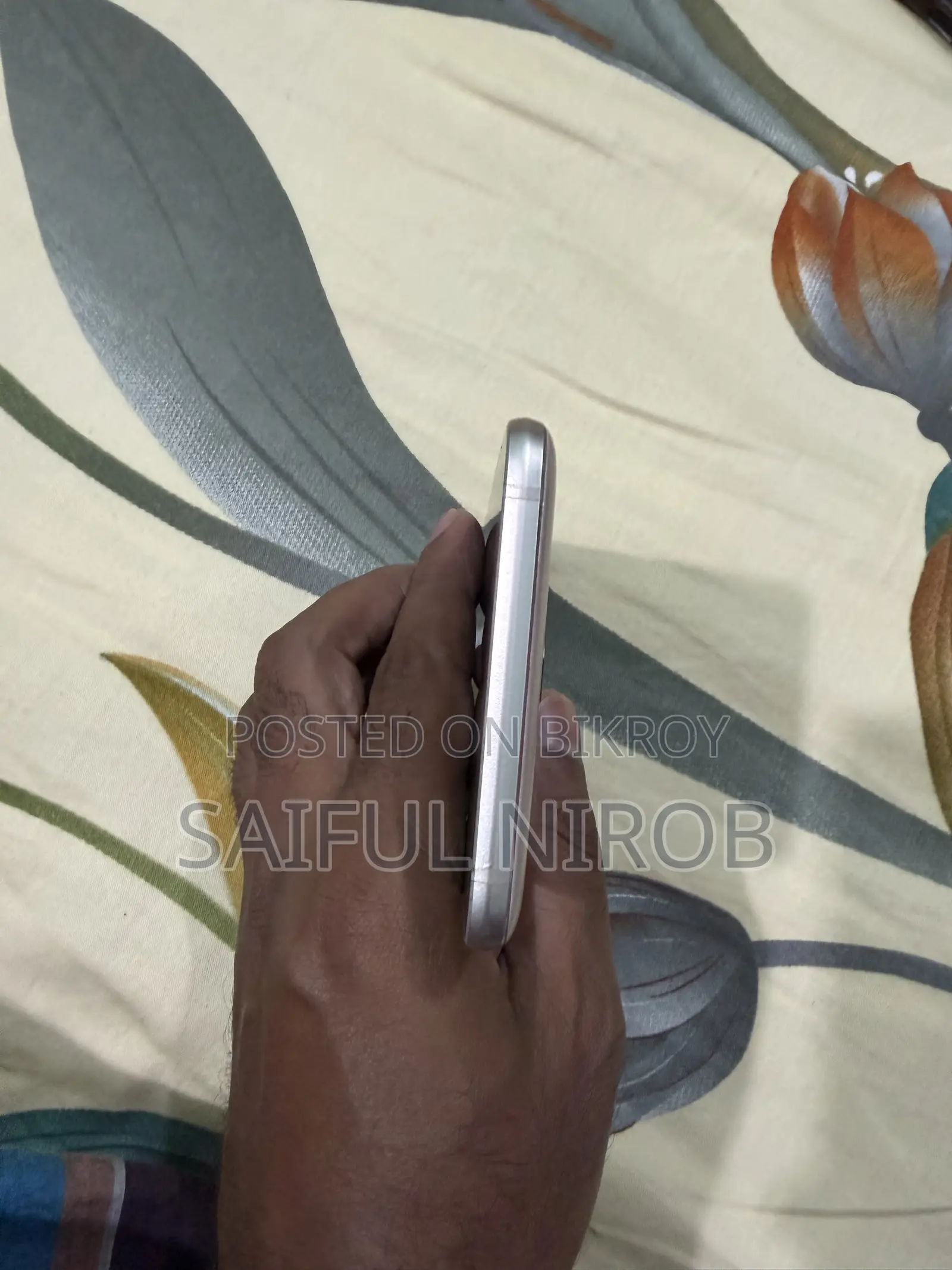 স্যামসাং গ্যালাক্সি জে৭ ১৬ জিবি গোল্ড
