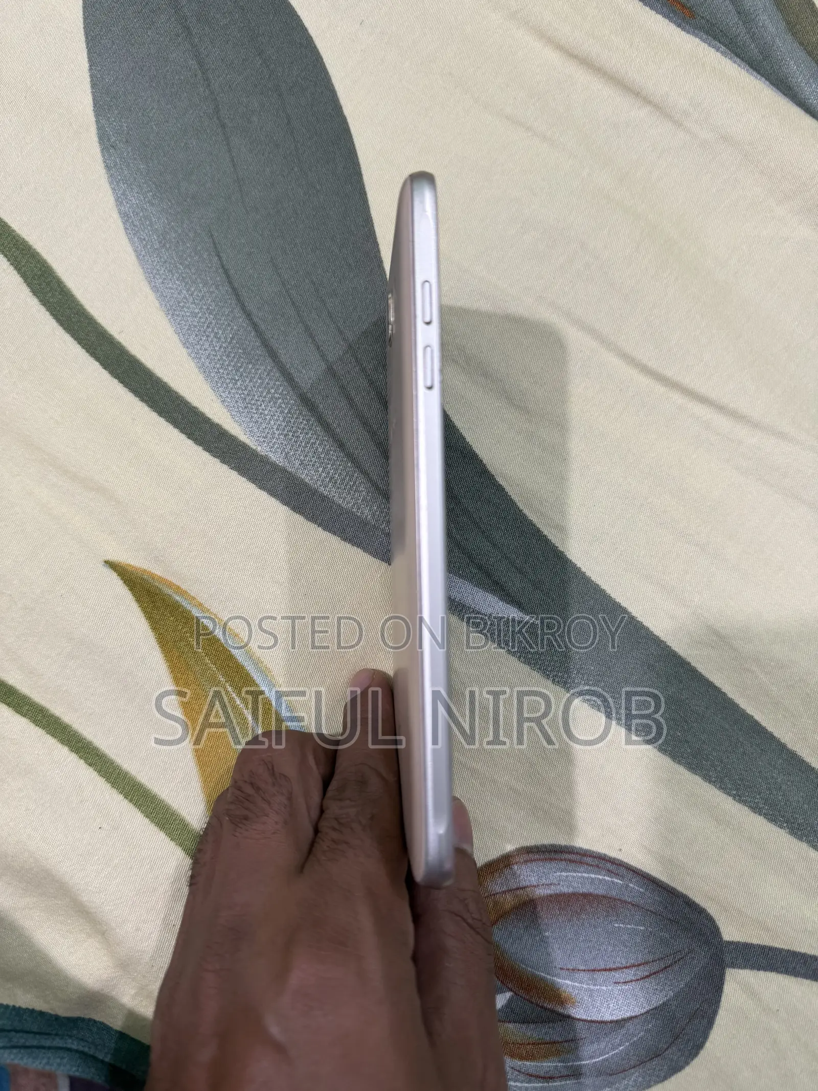 স্যামসাং গ্যালাক্সি জে৭ ১৬ জিবি গোল্ড